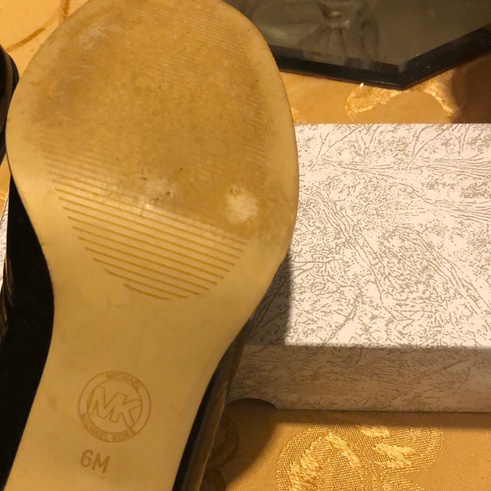 MK shoes - Picture 4 of 4